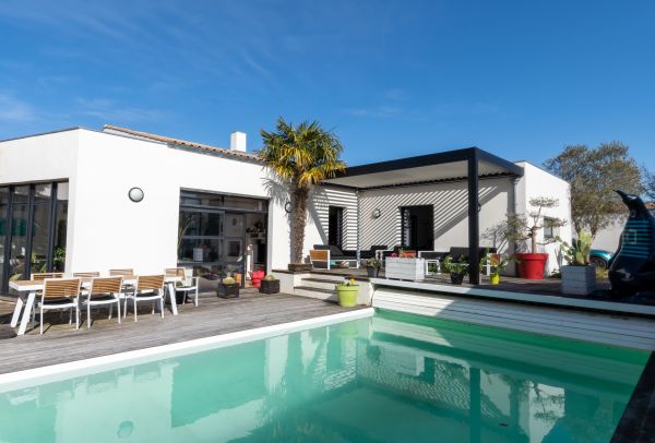 Pool Pergola Building