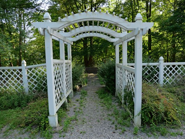 Entrance Arbor Installation Service